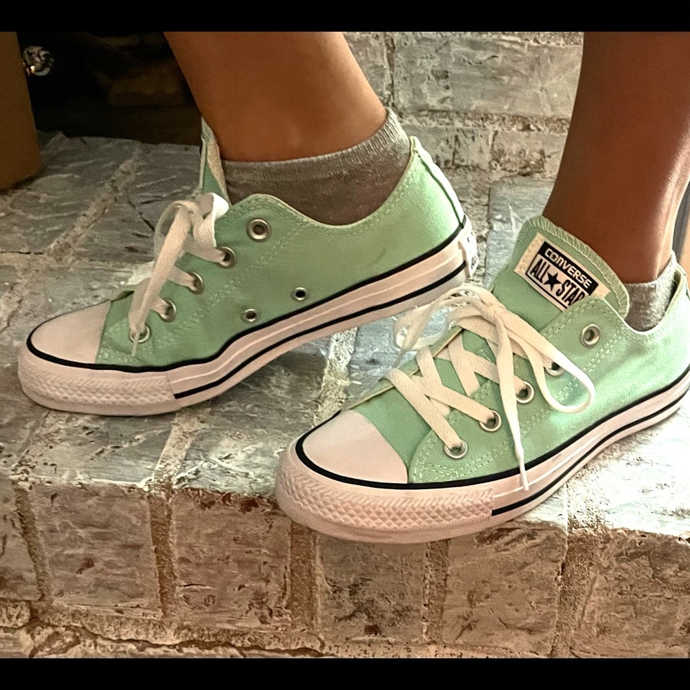 Size Six Teal Converse